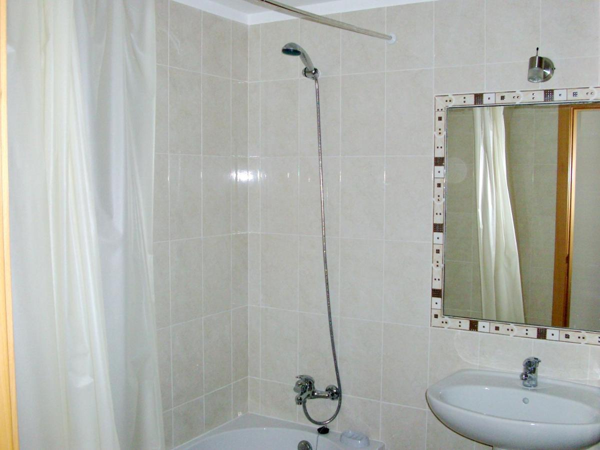 Apartment Charming With Shared Pool Albufeira